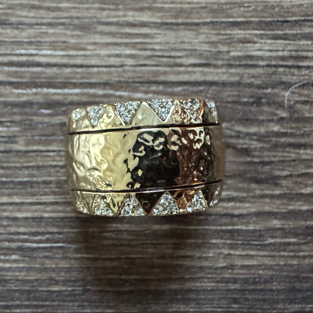 House of Harlow New Vintage Hammered Gold and Crystal Pave Ring